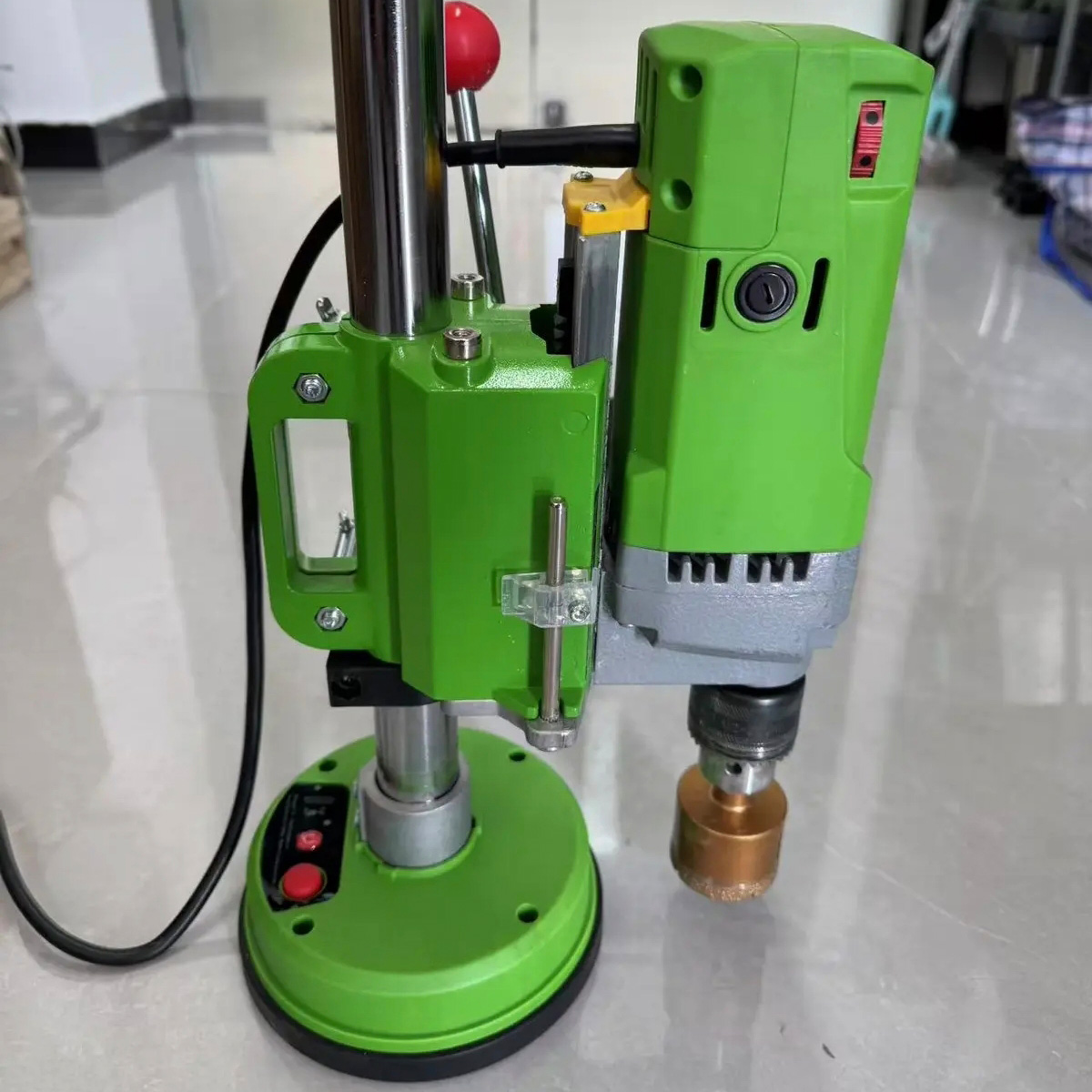 machine &agrave; forage en verre 